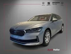 Argento Nuova 2025 Skoda Superb Selection Station wagon | 37.950 € (Buon prezzo)