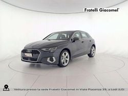 Grigio manhattan metallizzato Usata 2024 Audi A3 Advanced Plus Tre volumi | 31.900 € (Buon prezzo)