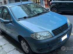 Blu Usata 2007 Fiat Punto Due volumi | 3000 € (Molto cara)