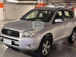 Grigio Usata 2006 Toyota RAV4 SUV | 6900 € (Buon prezzo)