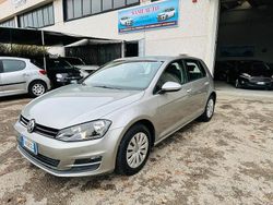Grigio Usata 2015 VW Golf VII Trendline Tre volumi | 9600 € (Buon prezzo)