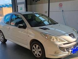 Bianco Usata 2009 Peugeot 206 Due volumi | 3000 € (Molto cara)
