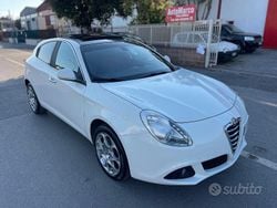 Bianco Usata 2010 Alfa Romeo Giulietta Distinctive Tre volumi | 6800 € (Buon prezzo)