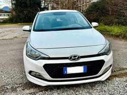 Bianco Usata 2017 Hyundai i20 Due volumi | 6600 €