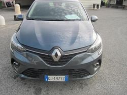 Grigio Usata 2022 Renault Clio V Equilibre Tre volumi | 10.999 € (Buon prezzo)
