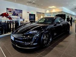 Nero Usata 2021 Porsche Taycan 4S Performance Package Tre volumi | 69.900 € (Molto cara)