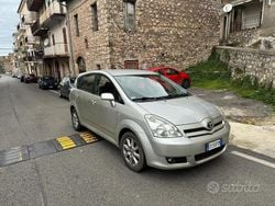 Grigio Usata 2005 Toyota Corolla Verso Monovolume | 2600 €