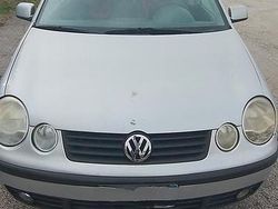 Grigio Usata 2003 VW Polo Tre volumi | 2700 € (Molto cara)