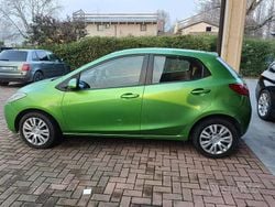 Verde Usata 2008 Mazda 2 Tre volumi | 2500 €