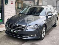 Grigio Usata 2019 Skoda Superb Executive Station wagon | 16.200 € (Ottimo prezzo)
