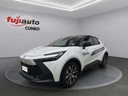 Platinum pearl white & black Usata 2024 Toyota C-HR Trend SUV | 29.900 € (Buon prezzo)