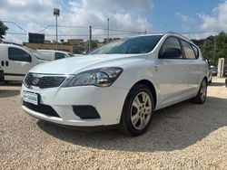 Bianco Usata 2009 Kia Ceed Due volumi | 3990 € (Buon prezzo)