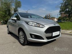 Grigio Usata 2013 Ford Fiesta Tre volumi | 6900 € (Buon prezzo)