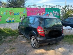 Nero Usata 2005 Mercedes A200 Tre volumi | 1250 €