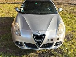 Grigio Usata 2011 Alfa Romeo Giulietta Tre volumi | 6500 € (Buon prezzo)