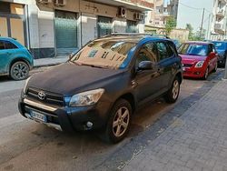 Grigio Usata 2009 Toyota RAV4 Tre volumi | 3300 € (Ottimo prezzo)