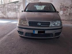 Grigio Usata 2005 Fiat Punto Active Due volumi | 3500 € (Molto cara)