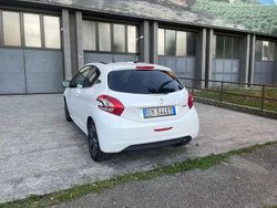 Bianco Usata 2012 Peugeot 208 Allure Due volumi | 3800 € (Ottimo prezzo)