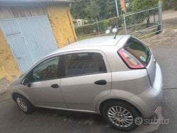 Grigio Usata 2014 Fiat Grande Punto Due volumi | 3500 € (Buon prezzo)