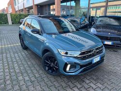 Blu/azzurro Usata 2023 VW T-Roc R-line SUV | 29.999 € (Molto cara)