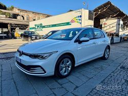 Bianco Usata 2021 VW Golf VIII Life Tre volumi | 19.900 € (Buon prezzo)