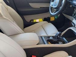 Oro Usata 2023 Volvo XC40 Core SUV | 32.000 € (Buon prezzo)