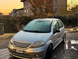 Grigio Usata 2004 Citroën C3 Tre volumi | 1200 € (Buon prezzo)