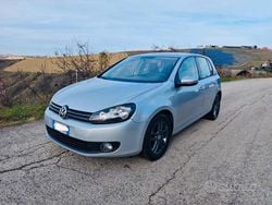 Grigio Usata 2010 VW Golf VI Due volumi | 5990 € (Ottimo prezzo)