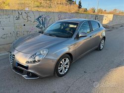 Grigio Usata 2013 Alfa Romeo Giulietta Tre volumi | 7300 € (Cara)