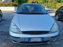 Usata 2003 Ford Focus Tre volumi | 1500 € (Buon prezzo)