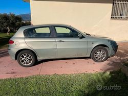 Grigio Usata 2002 Alfa Romeo 147 Due volumi | 1500 € (Molto cara)