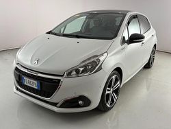 Bianco Usata 2017 Peugeot 208 GT-line Due volumi | 9900 € (Buon prezzo)