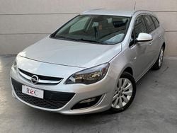 Grigio Usata 2015 Opel Astra Station wagon | 6499 € (Buon prezzo)