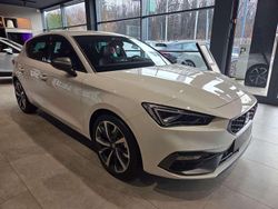 Bianco Nuova 2025 Seat Leon FR Tre volumi | 27.900 € (Buon prezzo)