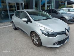 Grigio Usata 2016 Renault Clio IV Life Tre volumi | 8950 € (Cara)