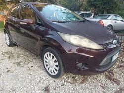 Usata 2010 Ford Fiesta Titanium Tre volumi | 2800 € (Ottimo prezzo)