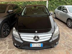 Nero Usata 2012 Mercedes 180 Tre volumi | 7490 € (Buon prezzo)