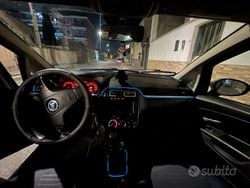 Grigio Usata 2007 Fiat Grande Punto Due volumi | 2300 € (Buon prezzo)