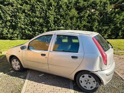 Grigio Usata 2002 Fiat Punto Due volumi | 800 € (Ottimo prezzo)