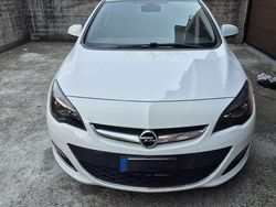 Usata 2016 Opel Astra Cosmo Station wagon | 9495 € (Cara)