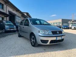 Grigio Usata 2005 Fiat Punto Dynamic Due volumi | 1490 € (Buon prezzo)