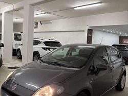 Usata 2017 Fiat Grande Punto Due volumi | 4300 € (Buon prezzo)