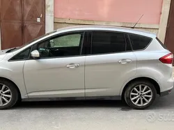 Usata 2012 Ford C-MAX Monovolume | 6500 € (Buon prezzo)