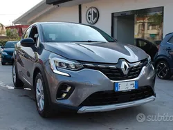 Grigio Usata 2020 Renault Captur Zen SUV | 16.290 € (Buon prezzo)