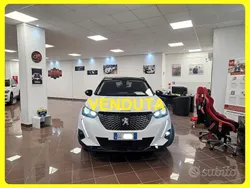 Bicolor black white Usata 2021 Peugeot 2008 Allure SUV | 16.400 € (Super prezzo)