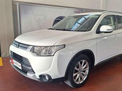 Bianco Usata 2015 Mitsubishi Outlander Intense SUV | 8700 € (Buon prezzo)