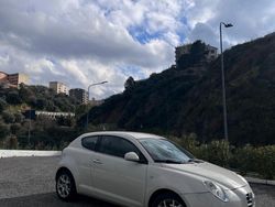 Bianco Usata 2009 Alfa Romeo MiTo Distinctive Due volumi | 4000 € (Buon prezzo)