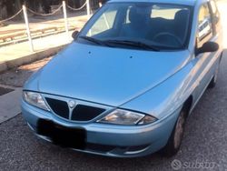 Blu/azzurro Usata 2003 Lancia Ypsilon Due volumi | 2400 € (Buon prezzo)
