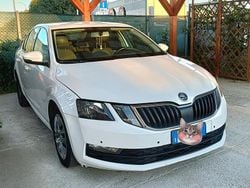 Bianco Usata 2017 Skoda Octavia Tre volumi | 8500 € (Buon prezzo)