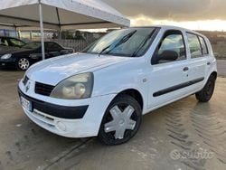 Bianco Usata 2005 Renault Clio II Tre volumi | 1490 € (Super prezzo)